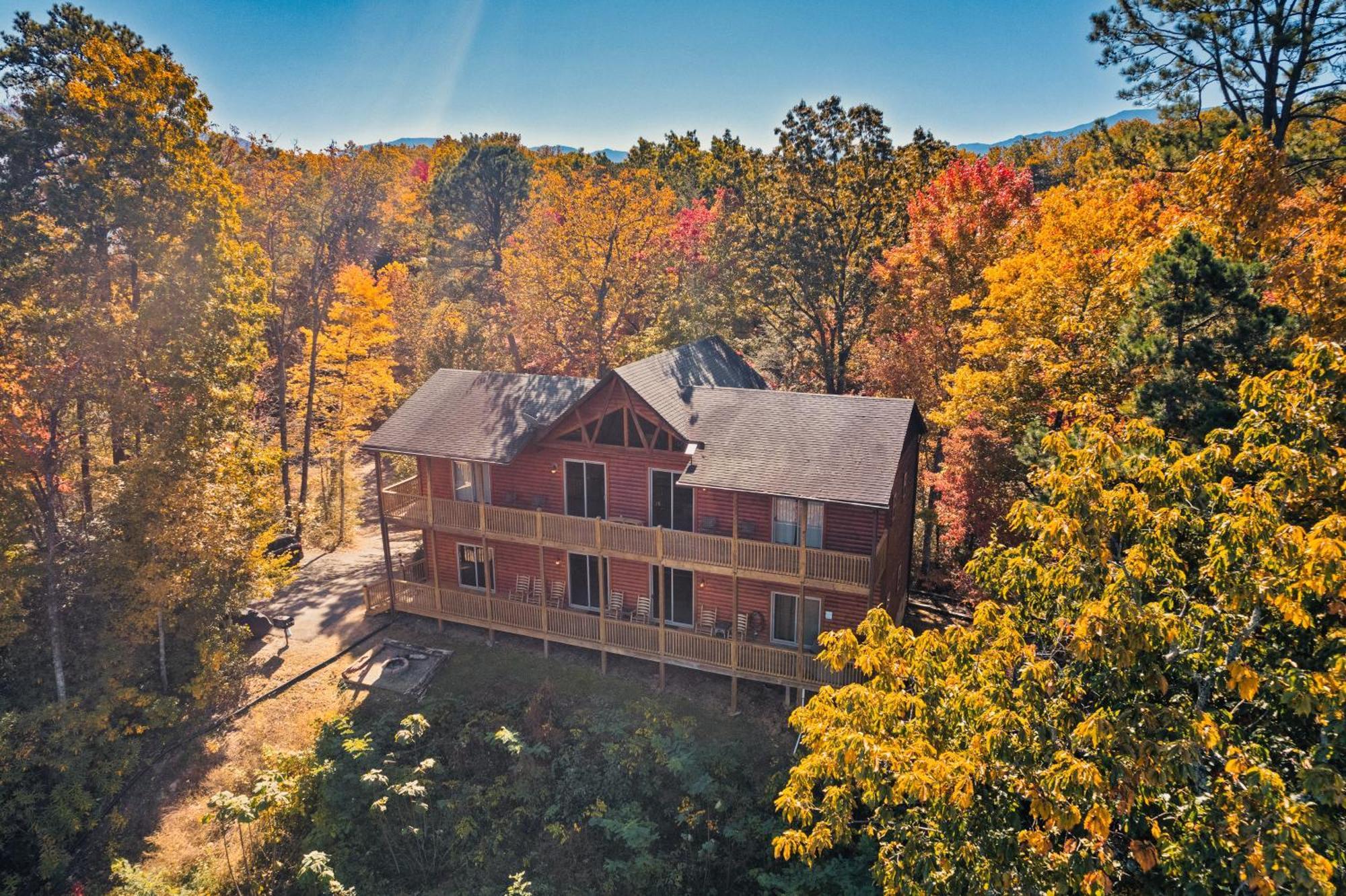 Top Mtn Views, Hottub, Games, 4 Suites, Pets Sevierville Bagian luar foto
